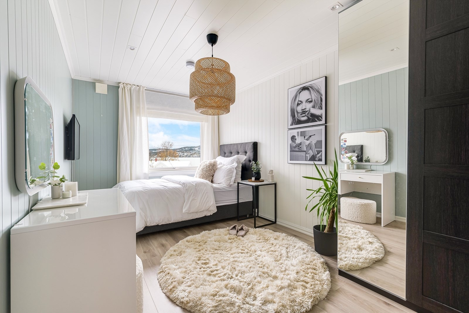 Pent soverom nr. 4 med god garderobeløsninger Galleribilde