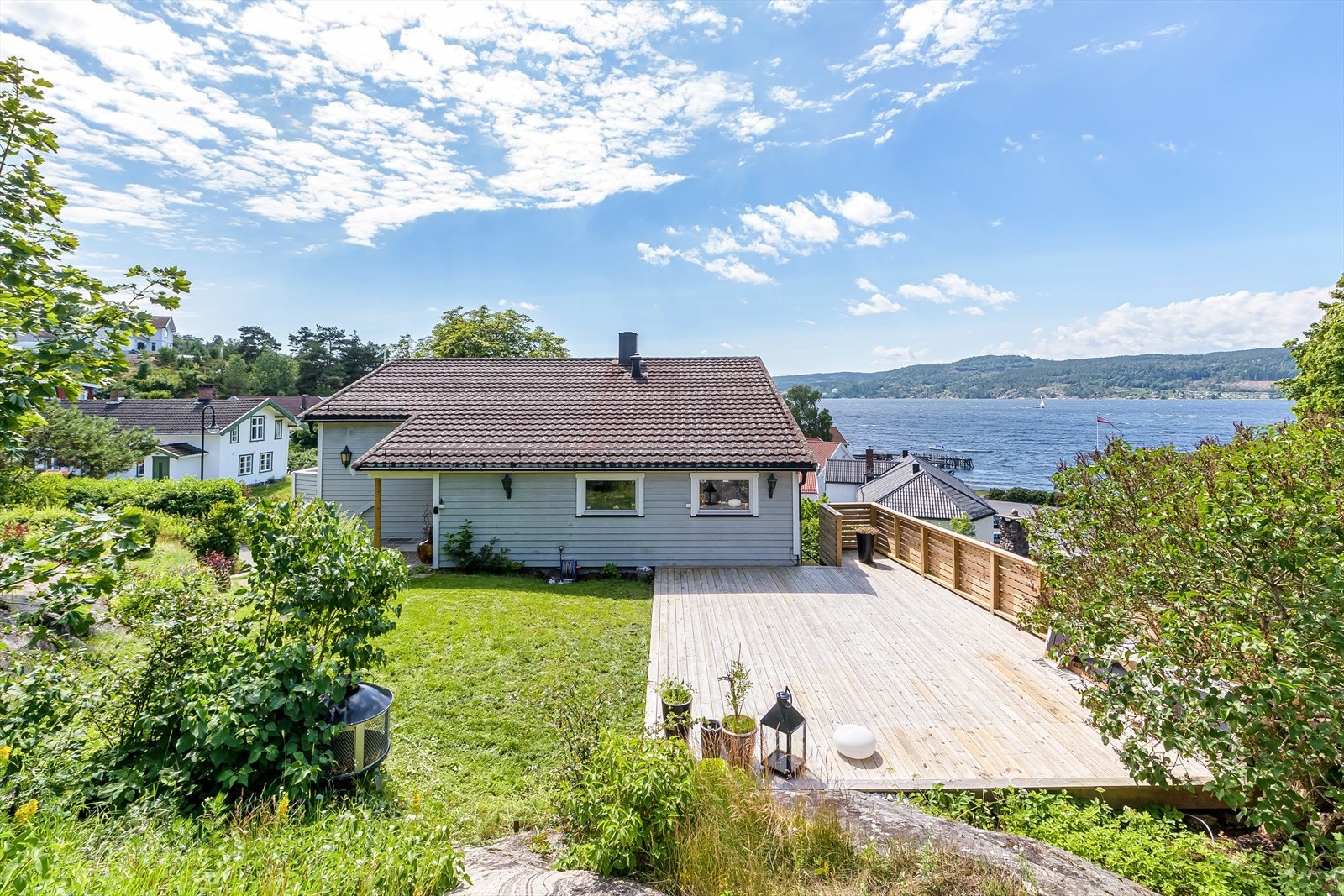 Fantastisk eiendom med flott opparbeidet tomt Galleribilde