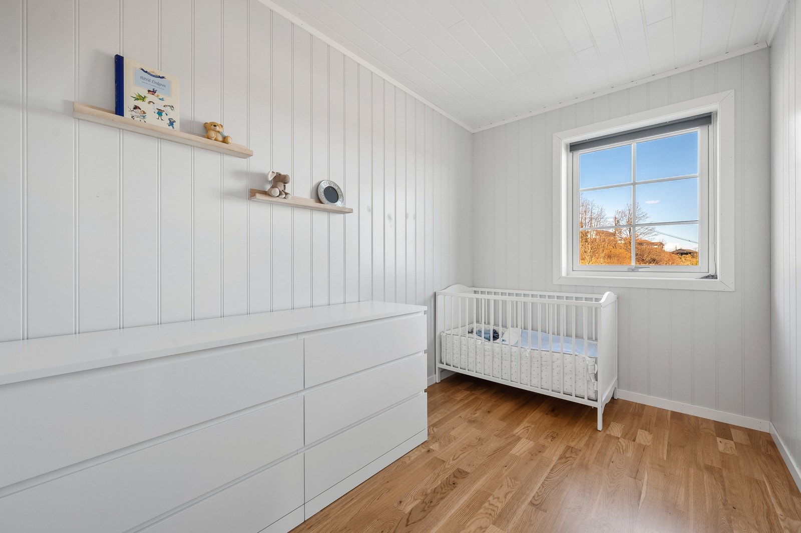 Soverom 2 og 3 har også gode størrelser og passer perfekt som barnerom, gjesterom eller kontor. Galleribilde