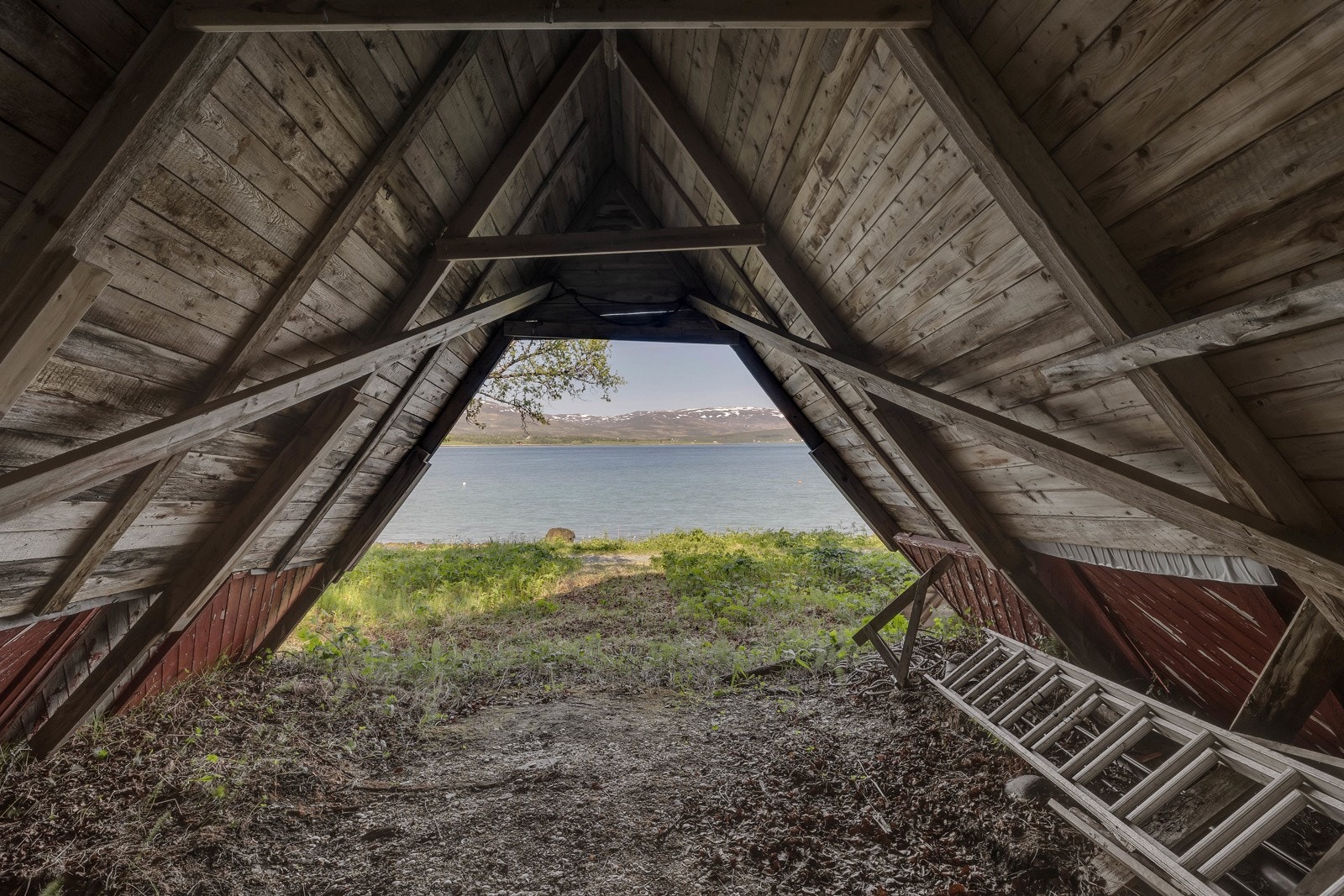 Eget naust på tomten. Galleribilde