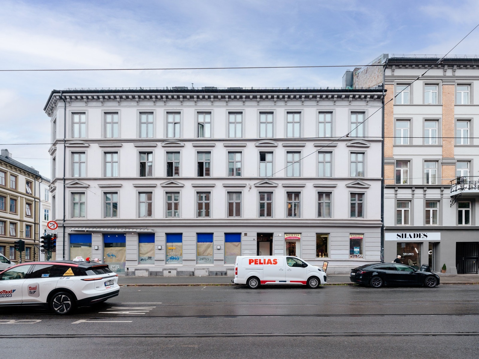 Fasade. På Grünerløkka er det hyggelige uteområder og spisesteder, gode servicetilbud og nærhet til offentlig kommunikasjon. Galleribilde