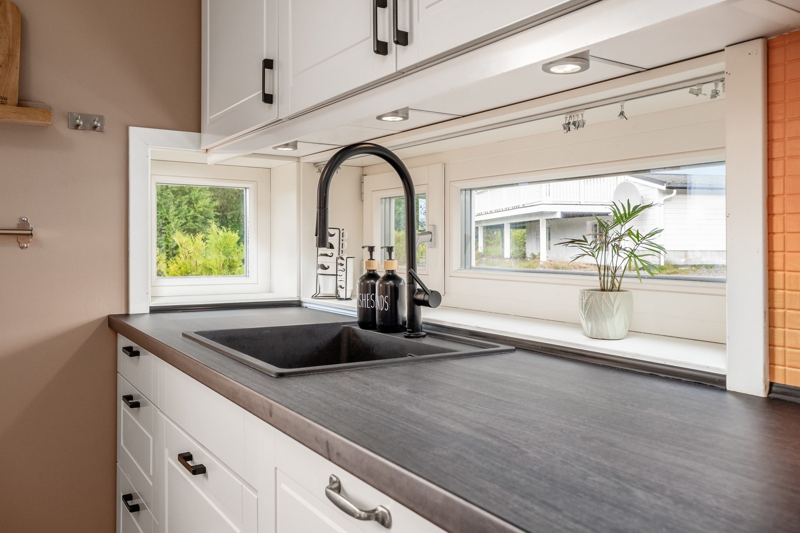 Også oppvaskkum og flisene er nye Galleribilde