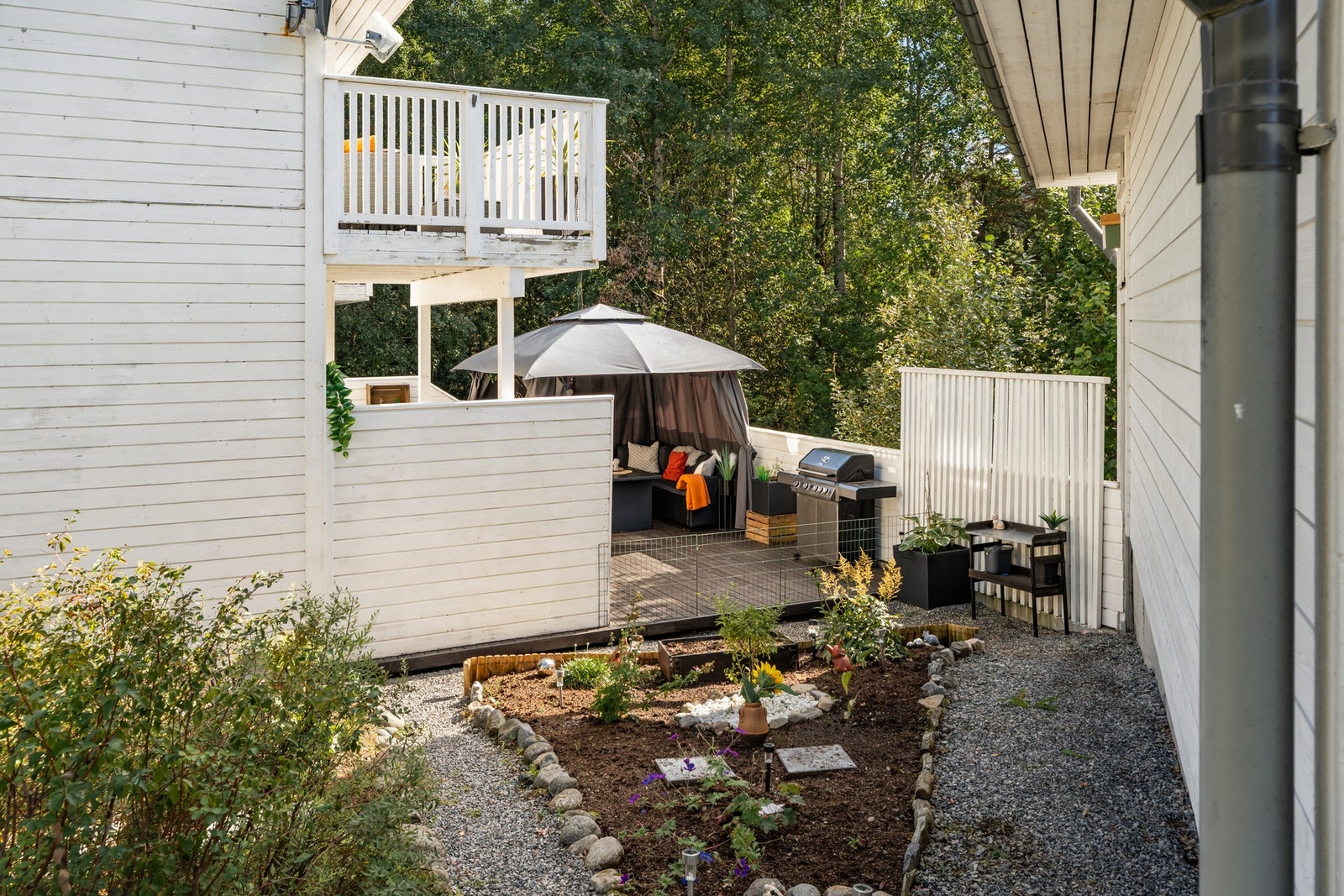 Uteområdet er svært flott opparbeidet Galleribilde