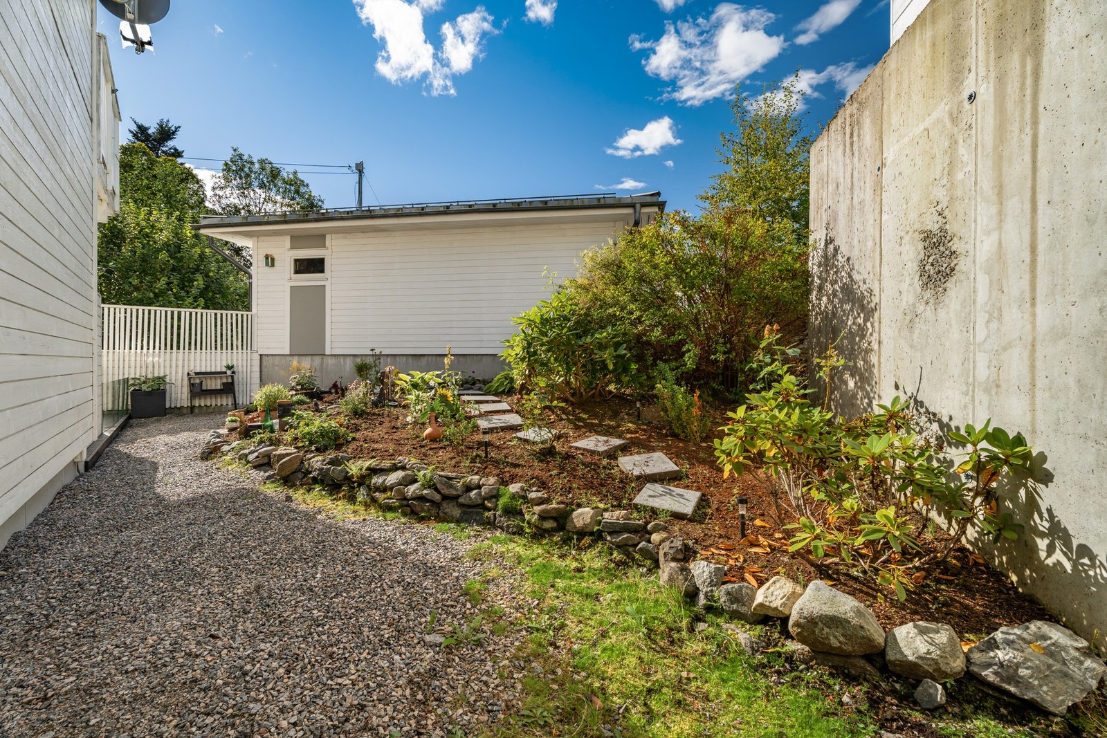 Her har dagens eier lagt inn mange arbeidstimer, så her kommer man til dekket bord! Galleribilde