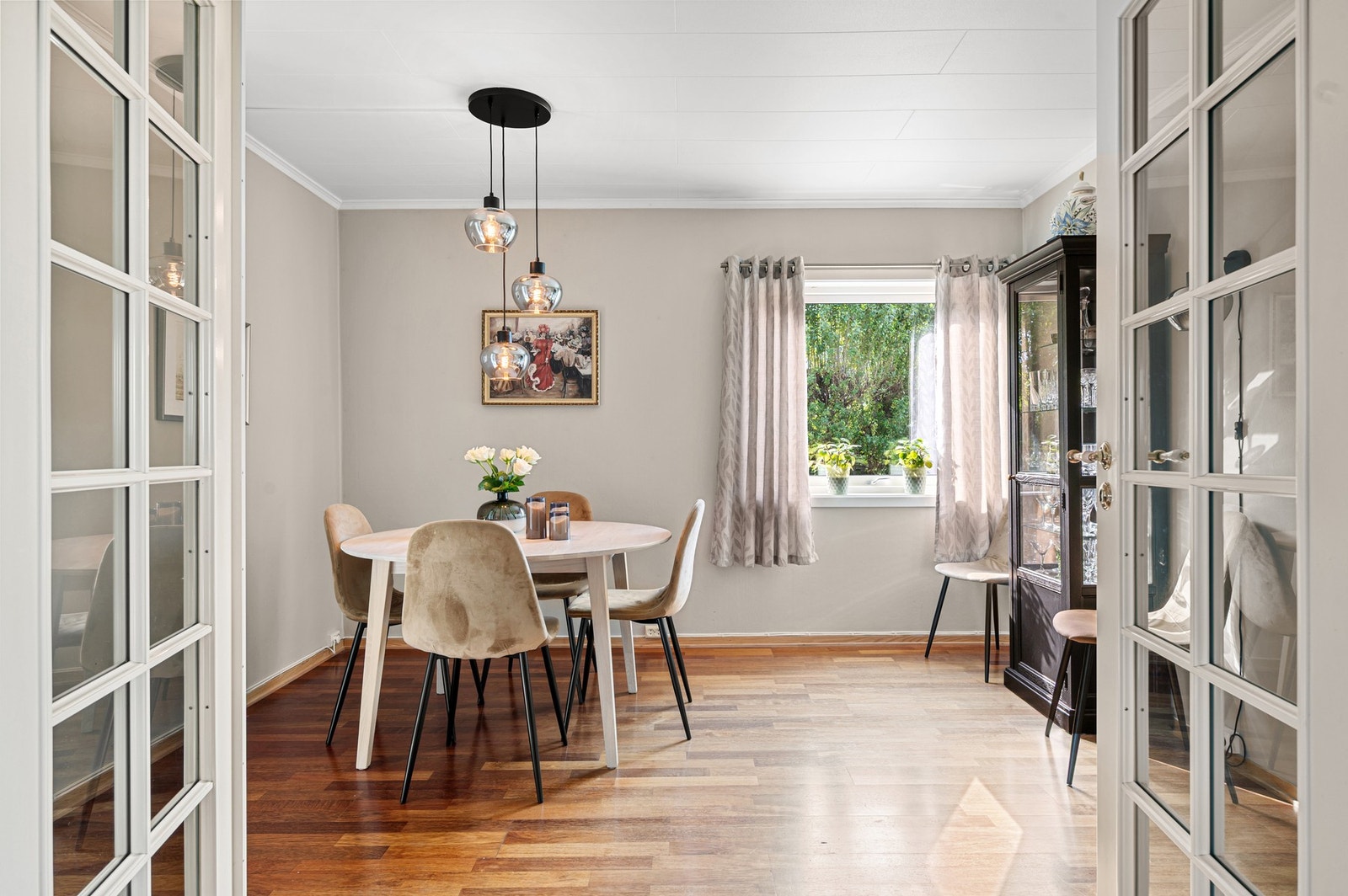 Spisestue. Galleribilde