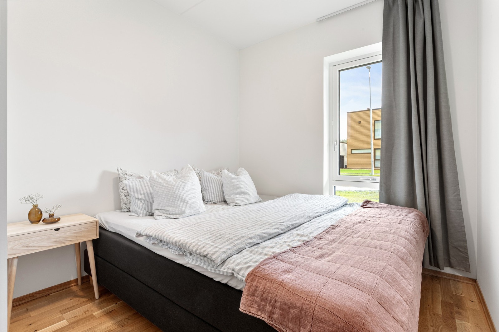 Leilighetens andre soverom er på ca. 7,2 kvm og kan også benyttes som kontor. Galleribilde