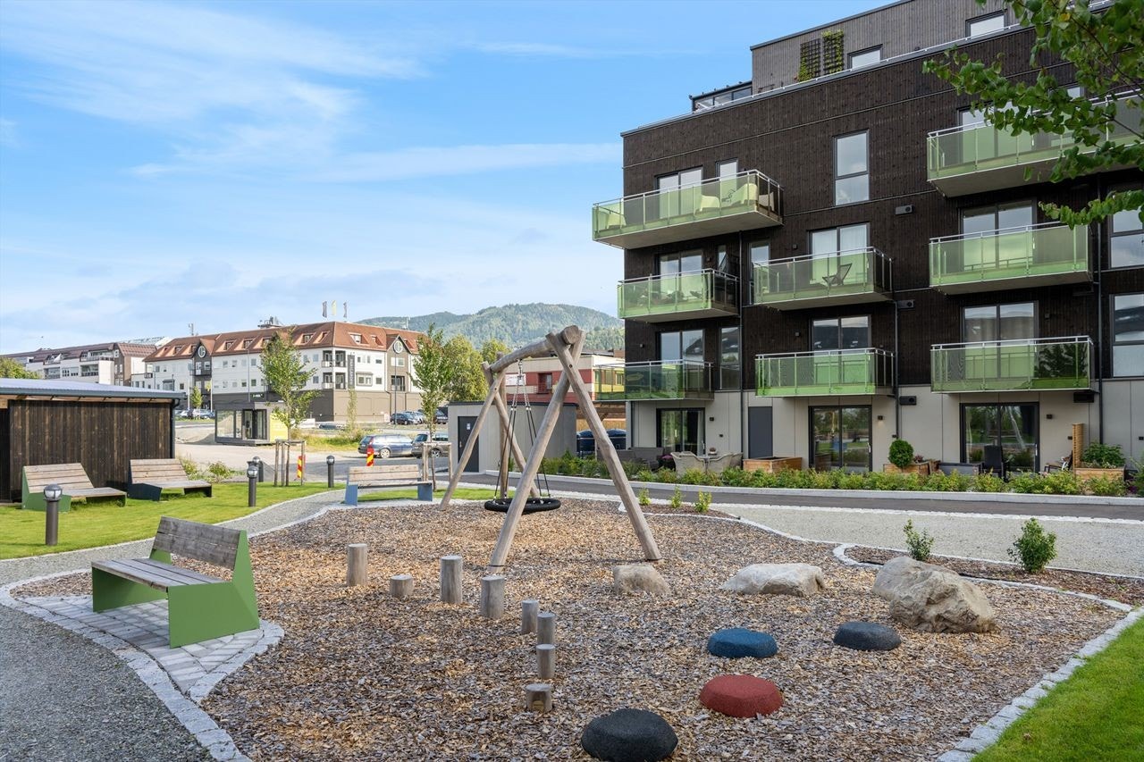 Området har flott hage med god plass for både små og store Galleribilde