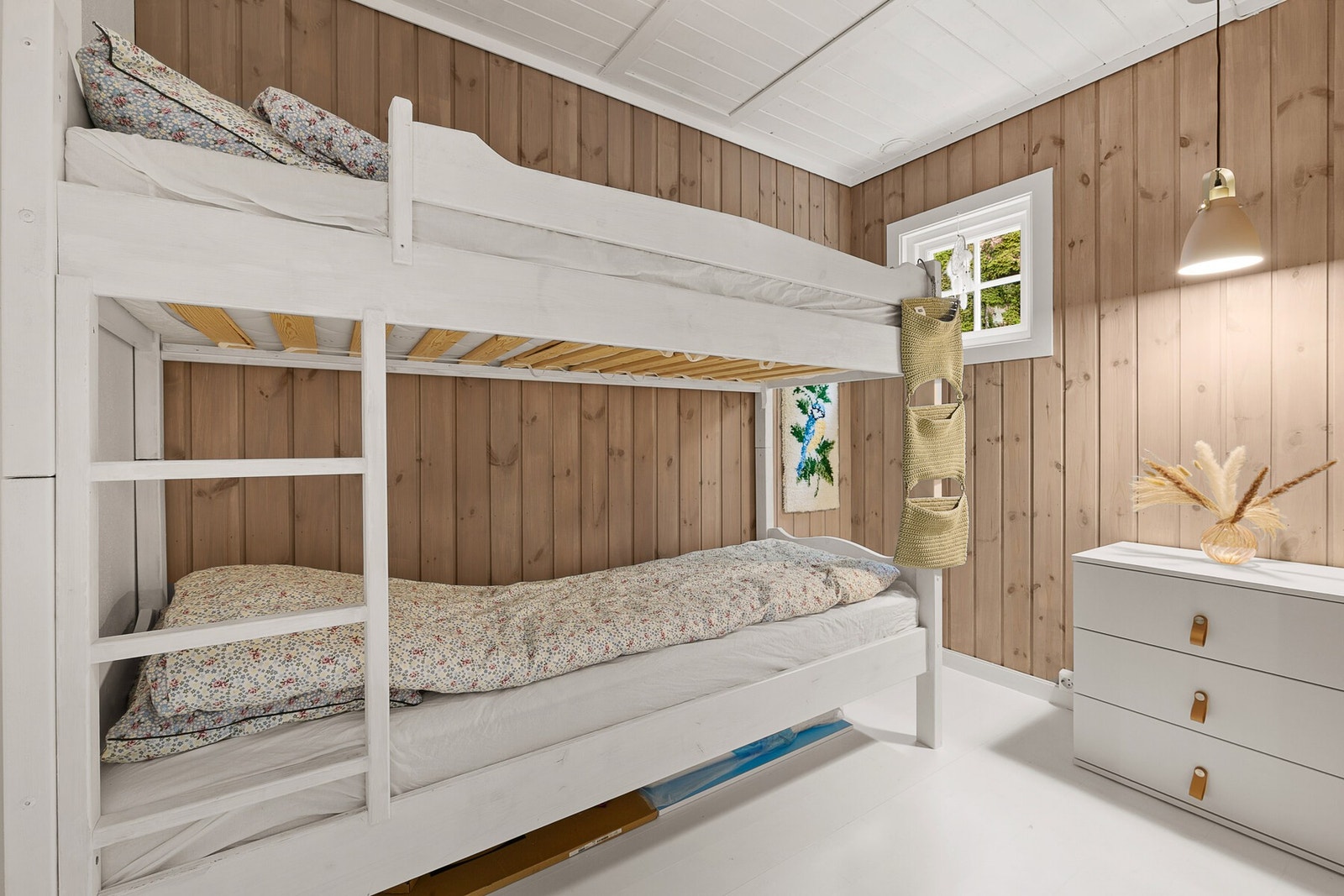 Barnerom/gjesterom i hytta. Galleribilde