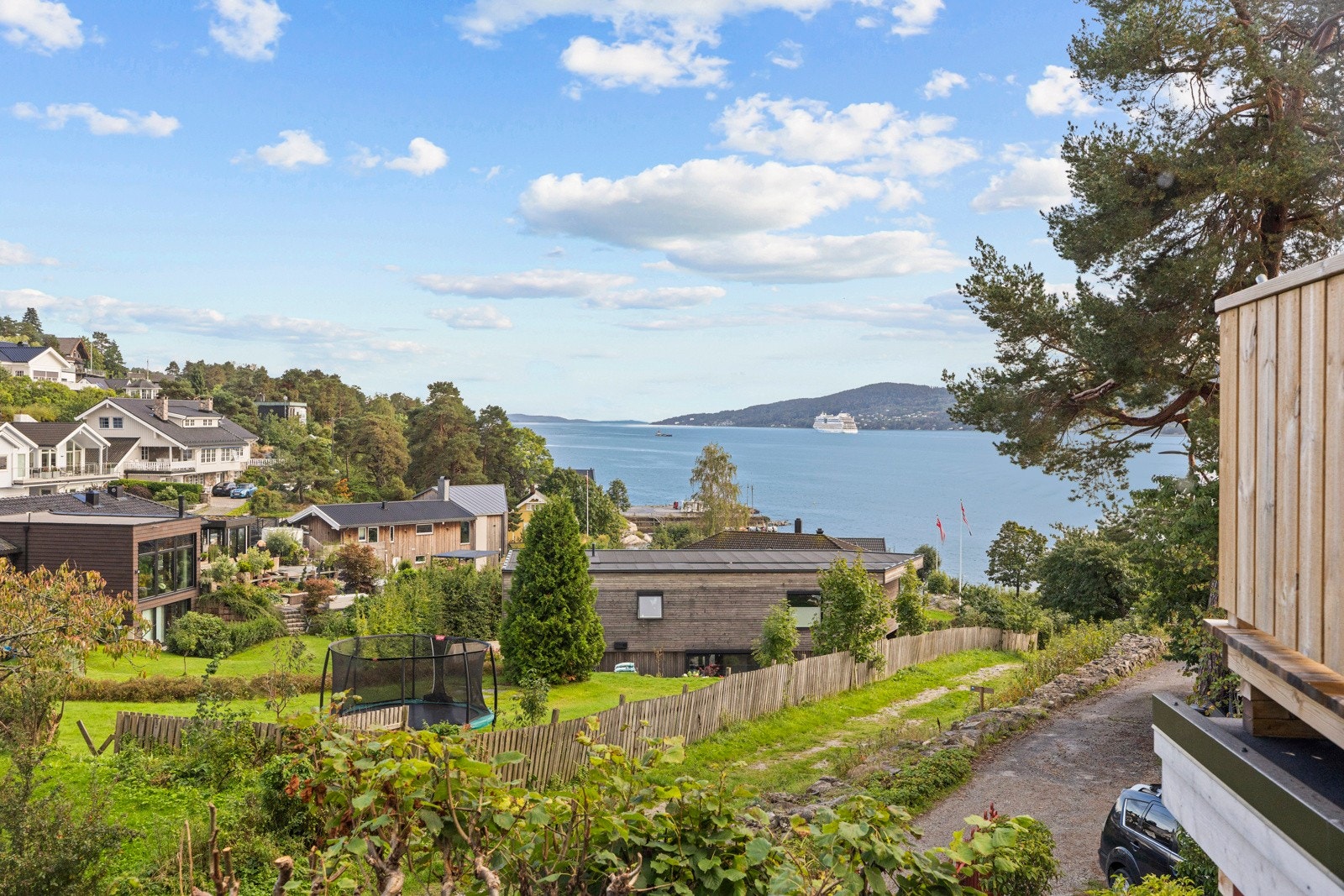 Nydellig utsikt, man ser til Filtvedt og Jeløya på en god dag. Galleribilde