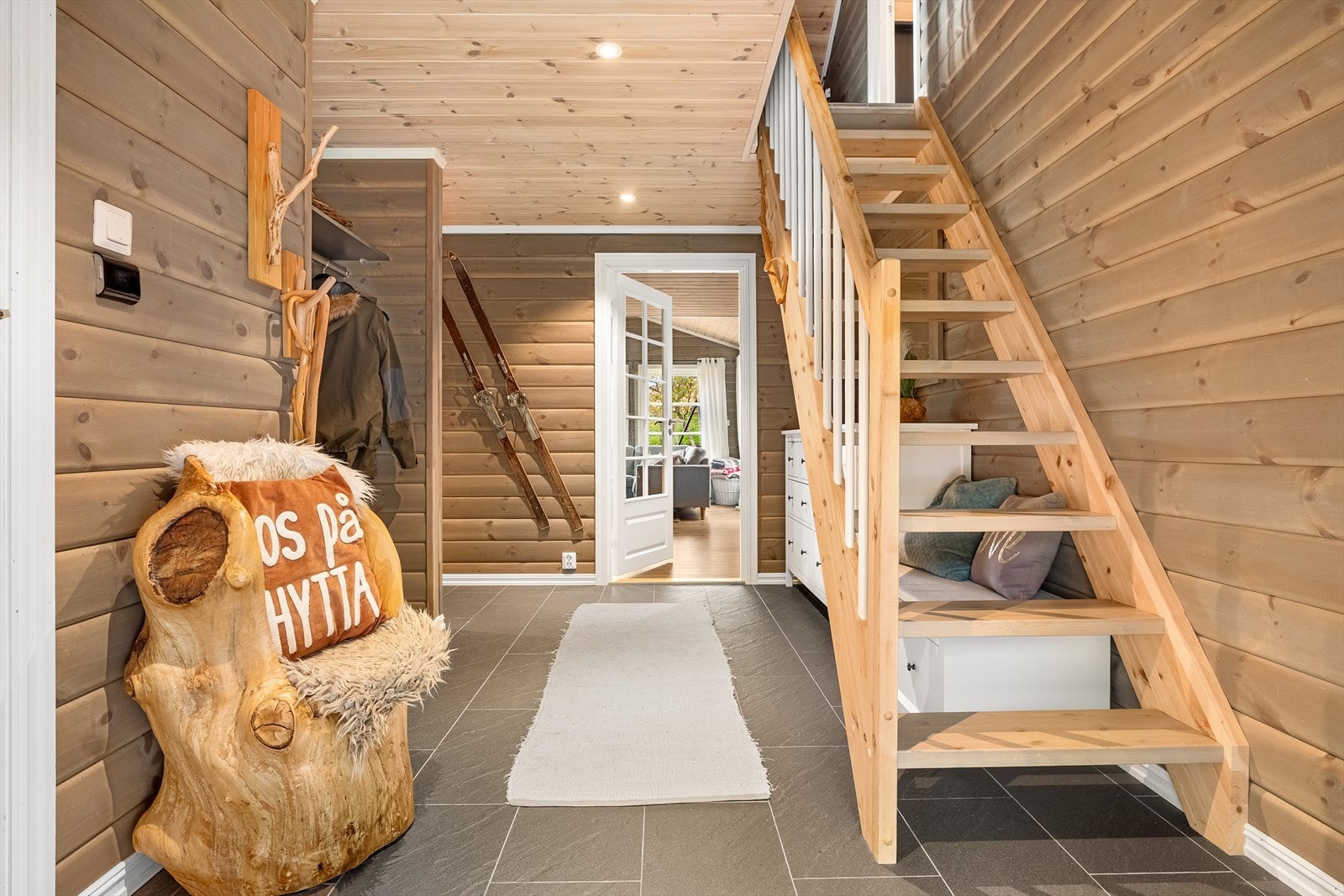 Trapp til hems. Galleribilde