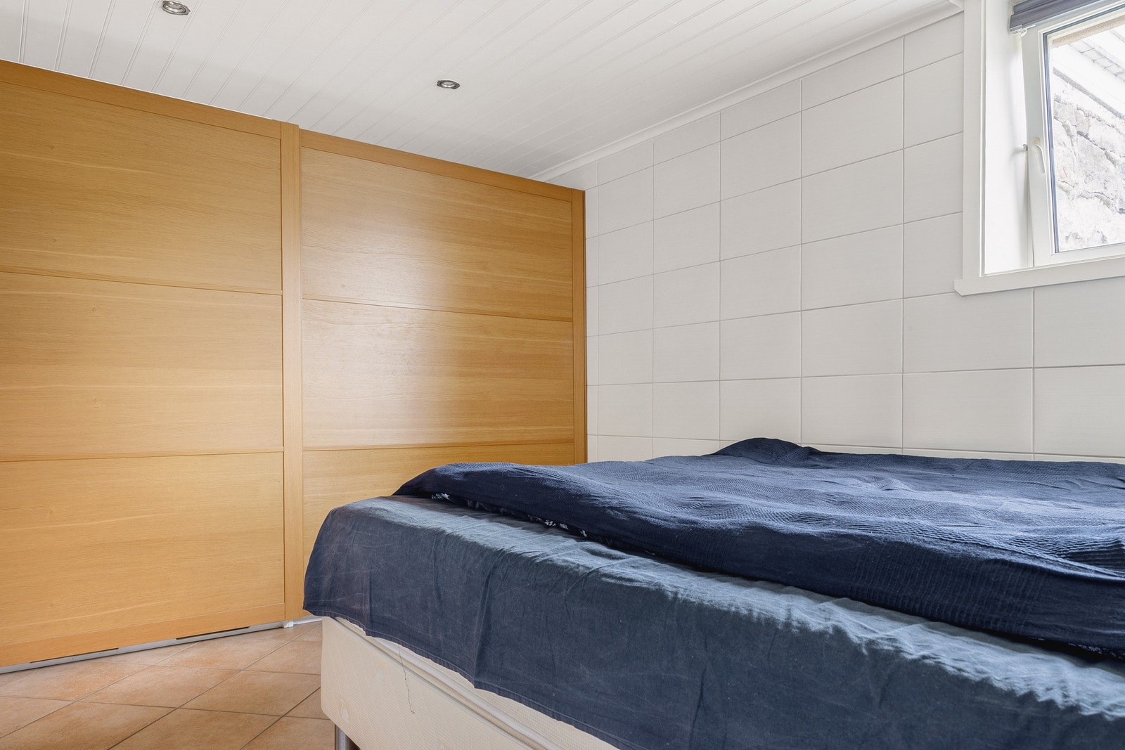 Her er det et stort garderobeskap som medfølger handel. Galleribilde