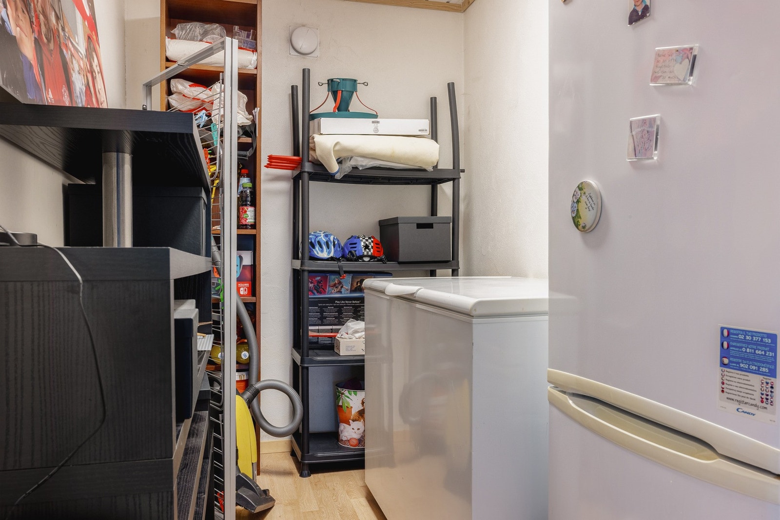 Boden på cirka 3,8 m² gir ekstra lagringsplass til sesongutstyr, sportsutstyr eller andre ting du vil ha lett tilgjengelig. Galleribilde