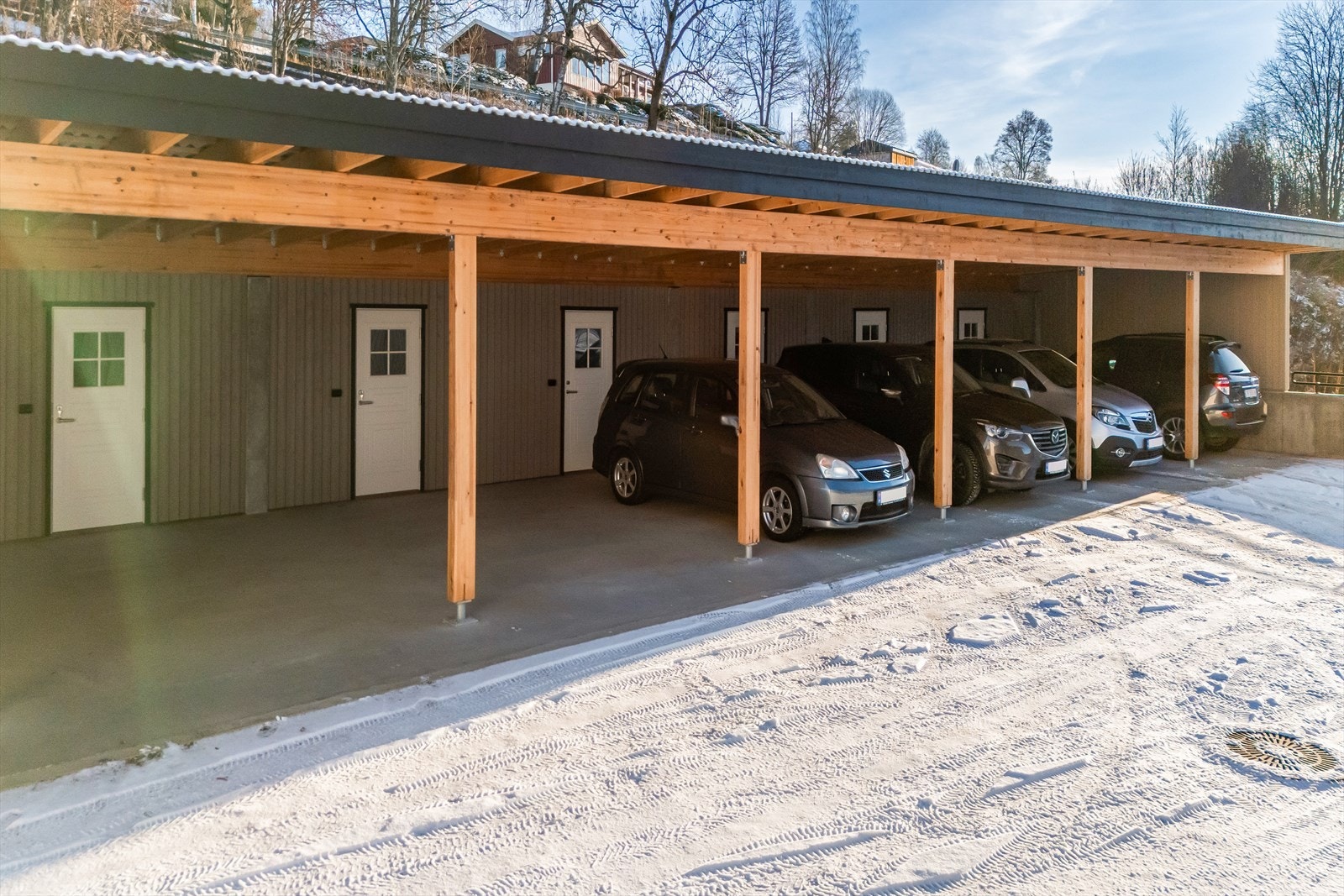 Egen carport. Galleribilde