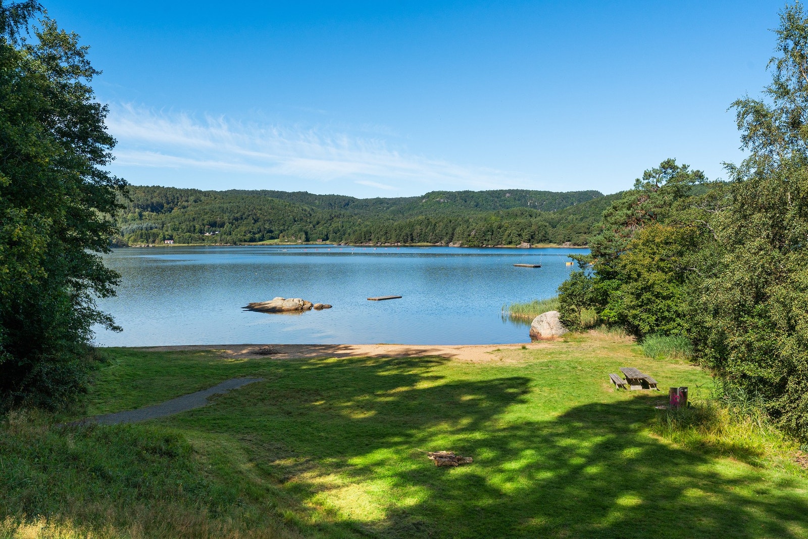 - Flere, fantastiske badevann og fine turløyper i nærheten - Galleribilde