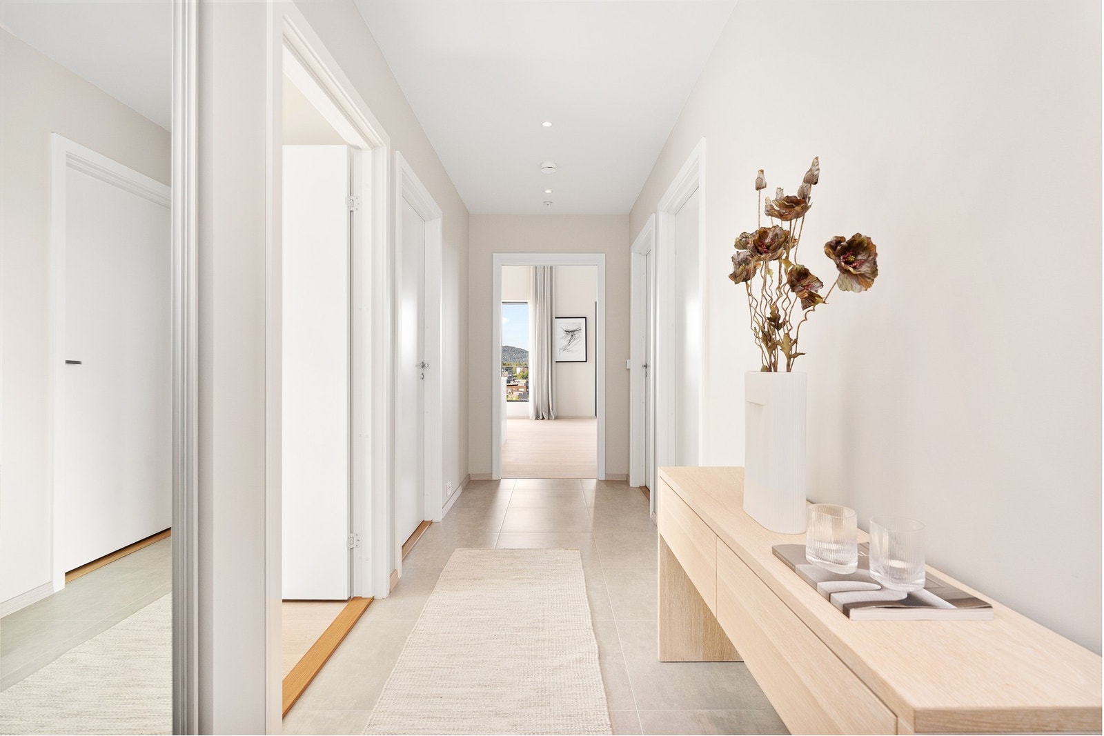 - Alle overflatene er malt i moderne og tidsriktige fargevalg - Galleribilde