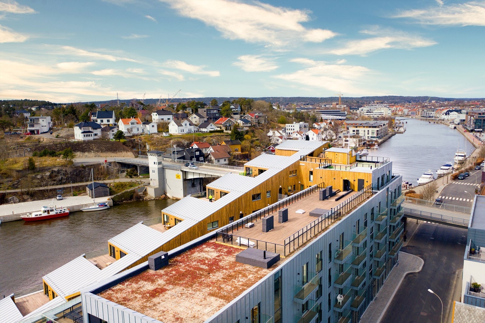 I høyden på sameiets felles takterrasse er det sol hele dagen og flott utsikt i flere retninger. Galleribilde