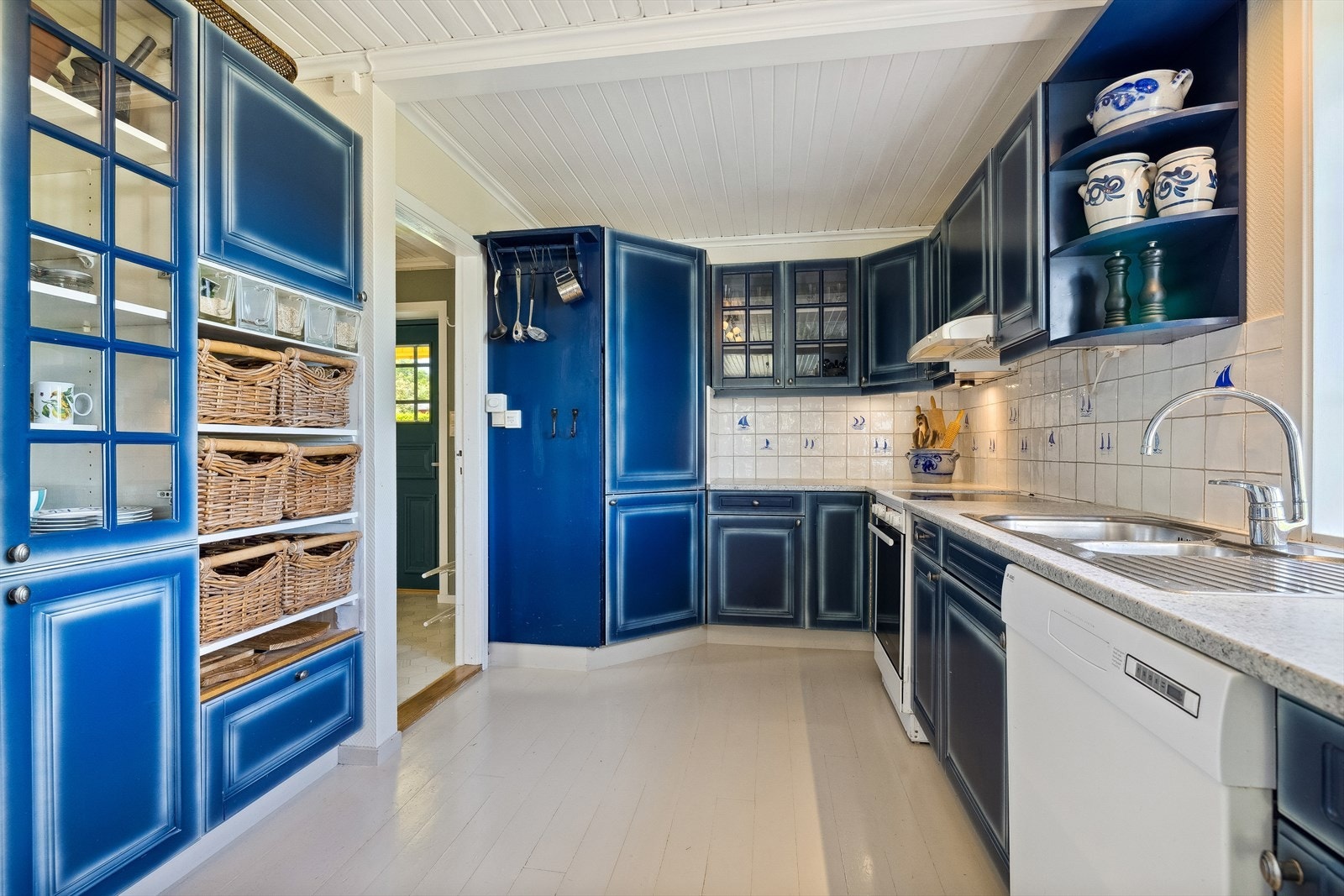 Hyggelig kjøkken i landlig stil Galleribilde