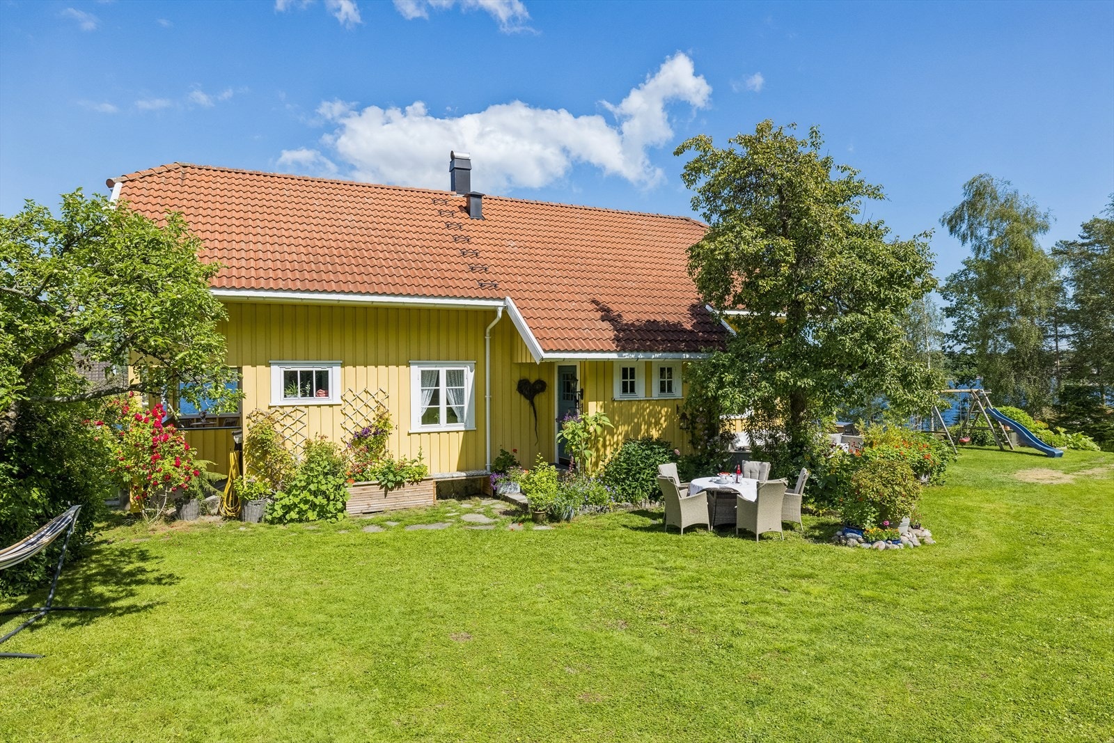 Boligen har to inngangspartier Galleribilde