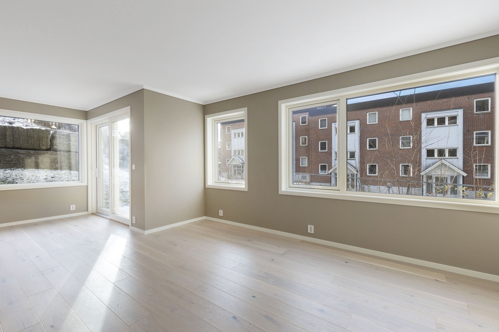 Stuen har en romslig størrelse og kan enkelt møbleres. Galleribilde