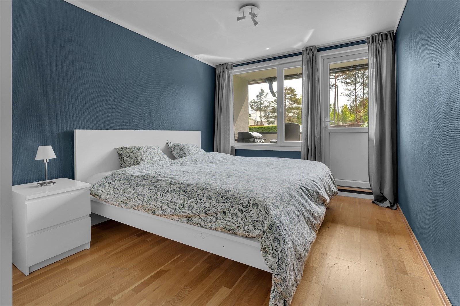 Soverom 1 med utgang til balkong Galleribilde