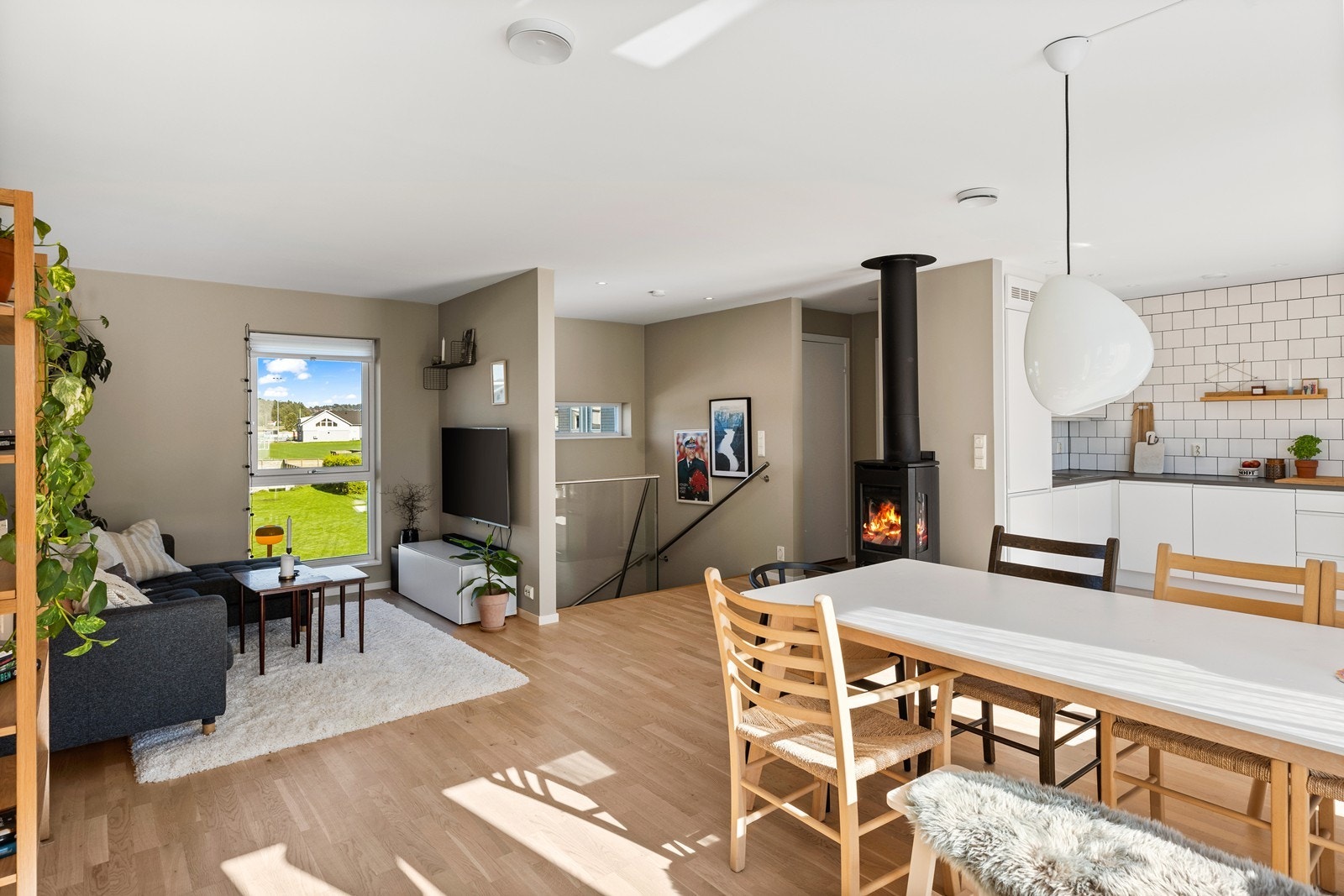 Åpen stue/kjøkkenløsning. Galleribilde