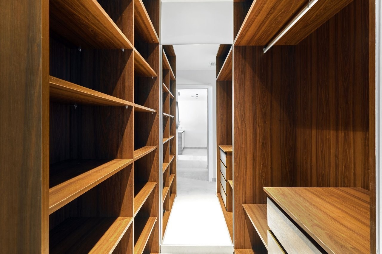 "Walk in closet" garderobe Galleribilde