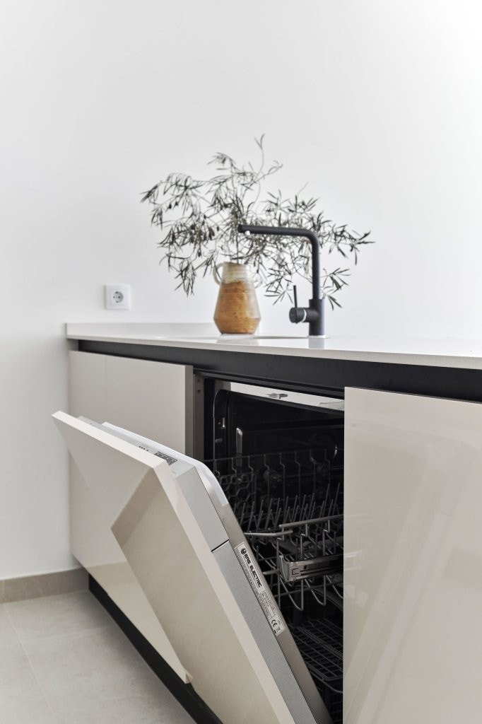 Kjøkken med integrerte hvitevarer Galleribilde