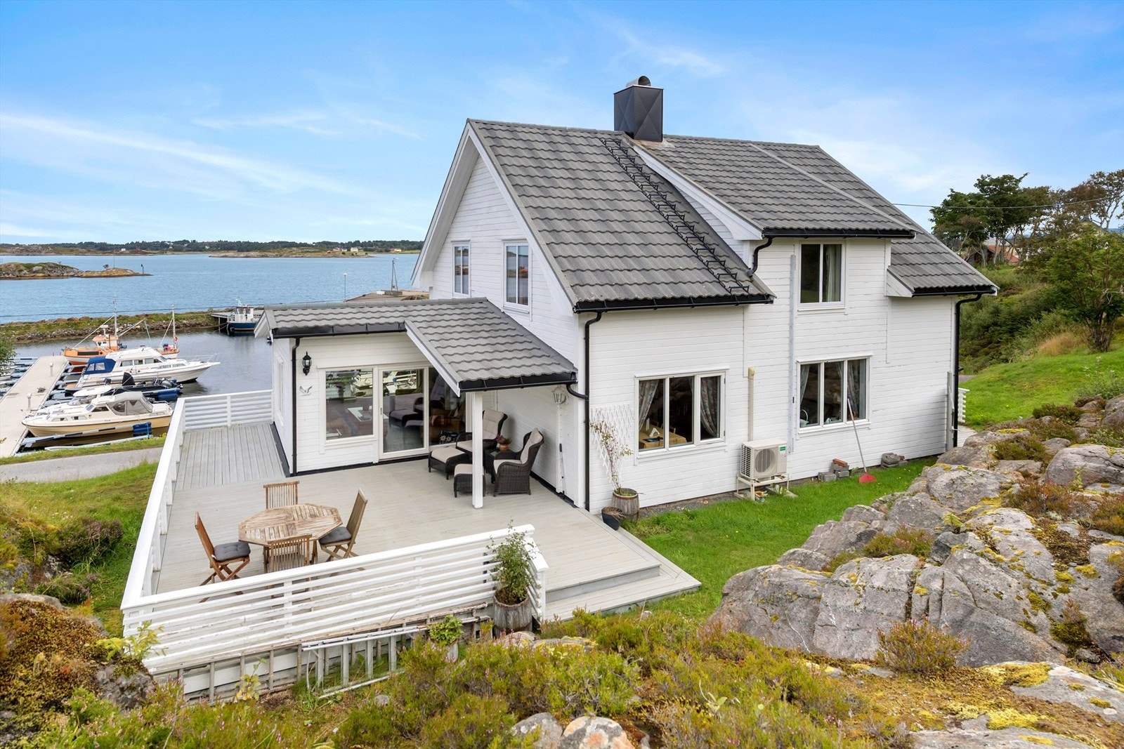 Velkommen til flotte Røssøyåvgvegen 131! Galleribilde