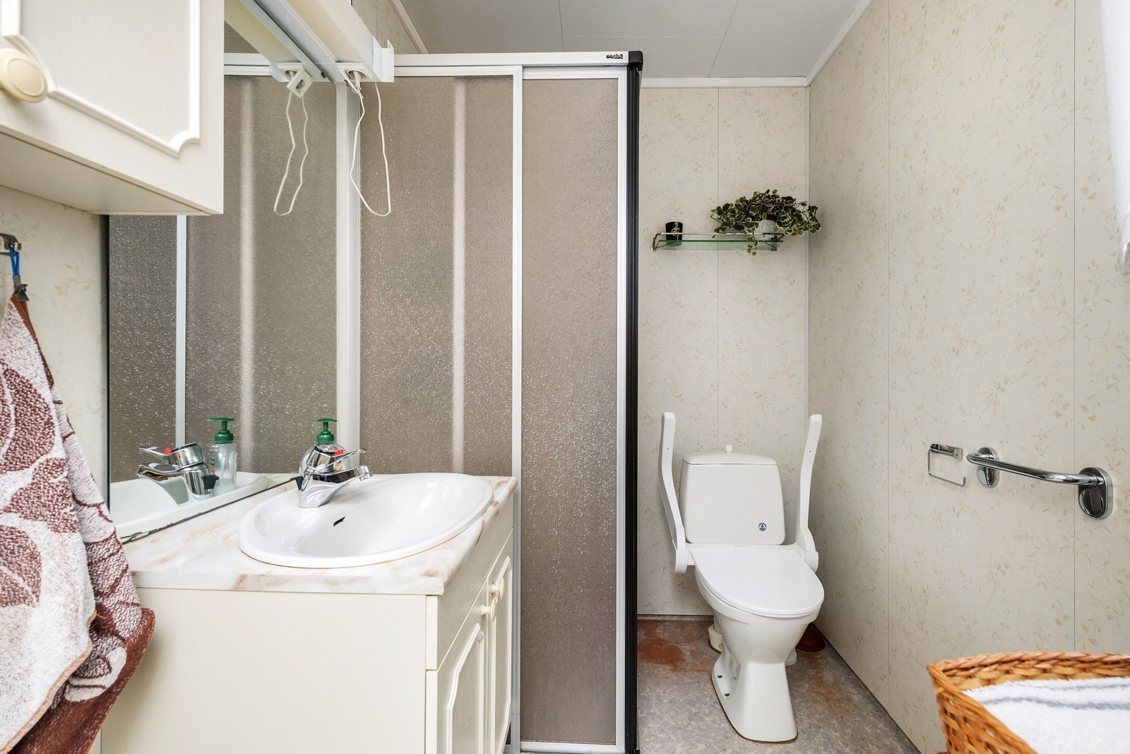 I tillegg er det også bad i 1. etasje. Galleribilde