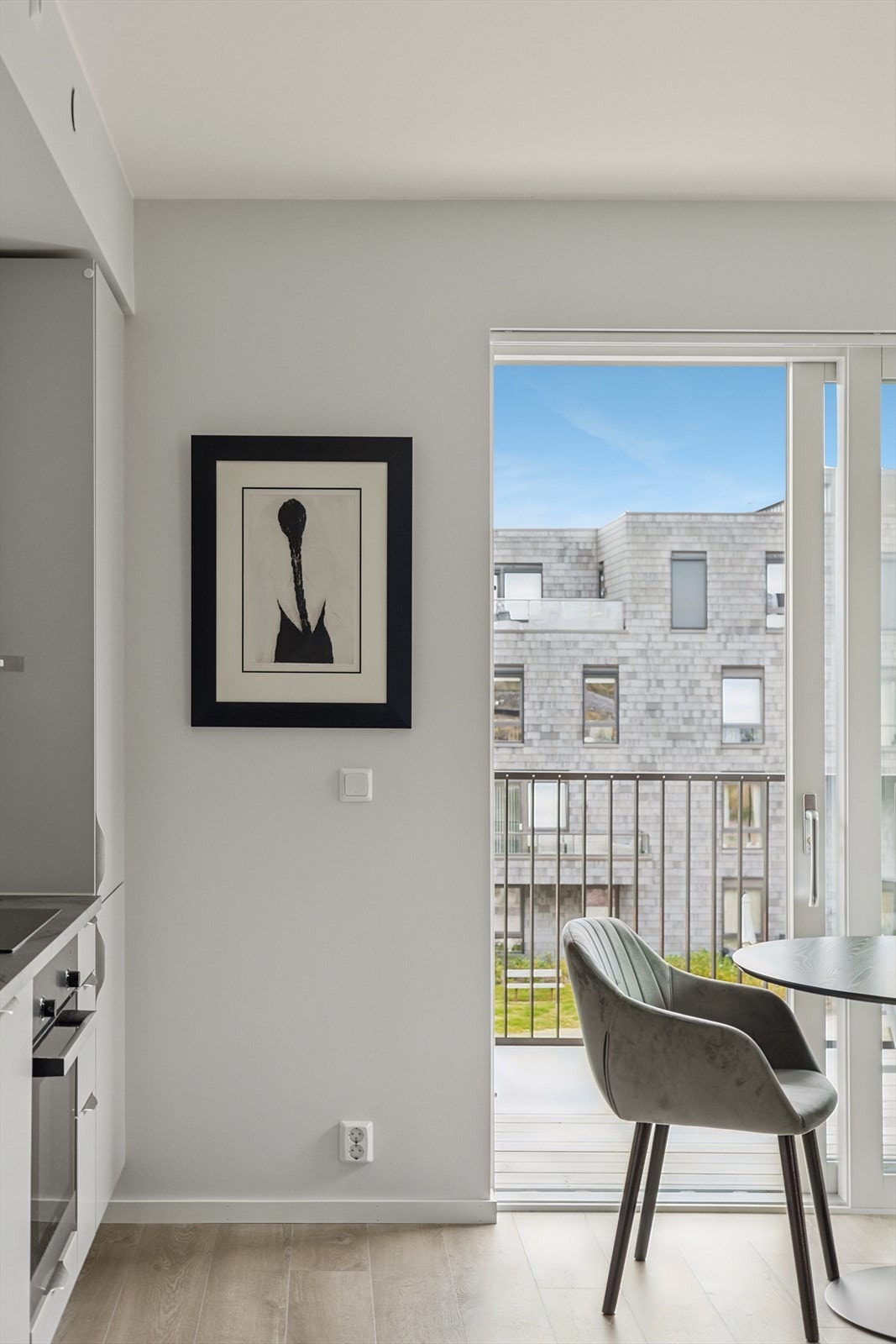 Utgang til balkong. Galleribilde