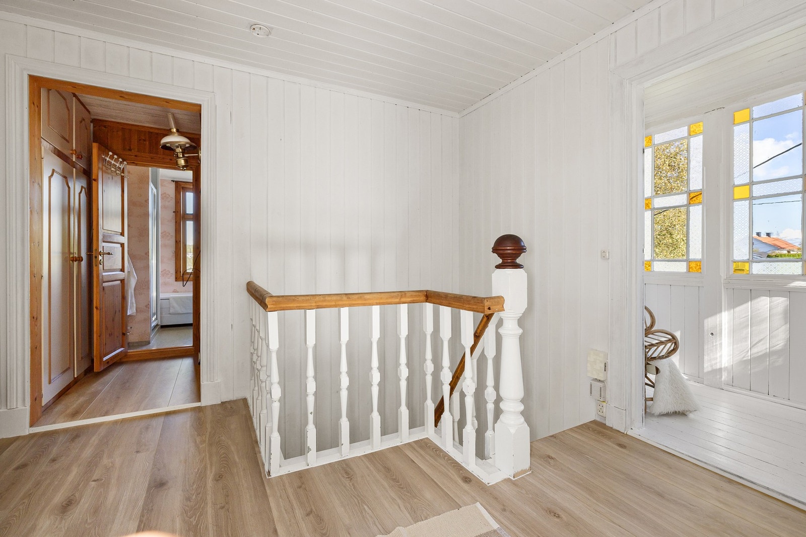 Her oppe finner du blant annet fire soverom av ulik størrelse - perfekt for en større familie, gjesterom eller hjemmekontor. Galleribilde