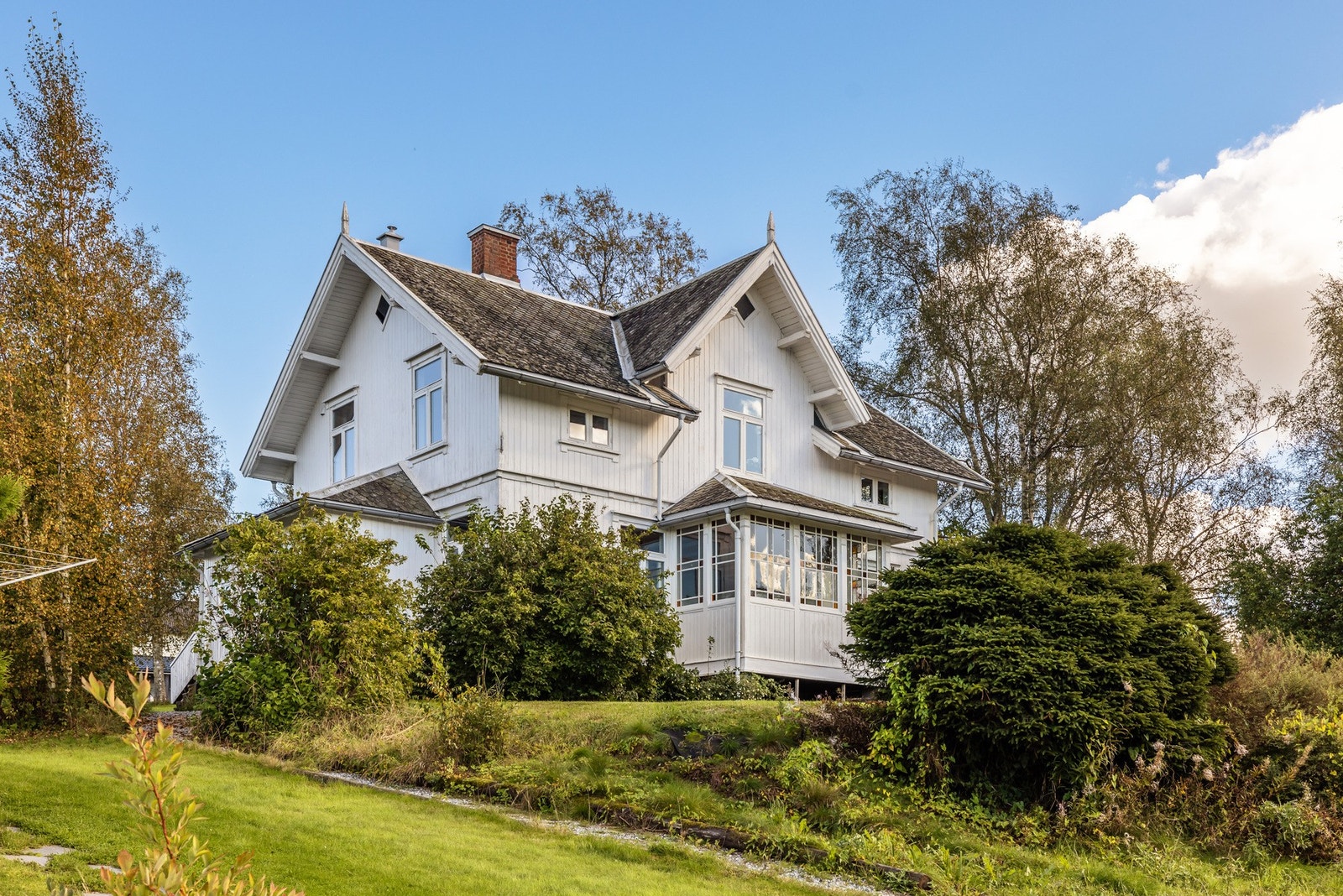 Velkommen til Osloveien 657 - En klassisk og sjarmerende enebolig i et hyggelig nærområde! Galleribilde