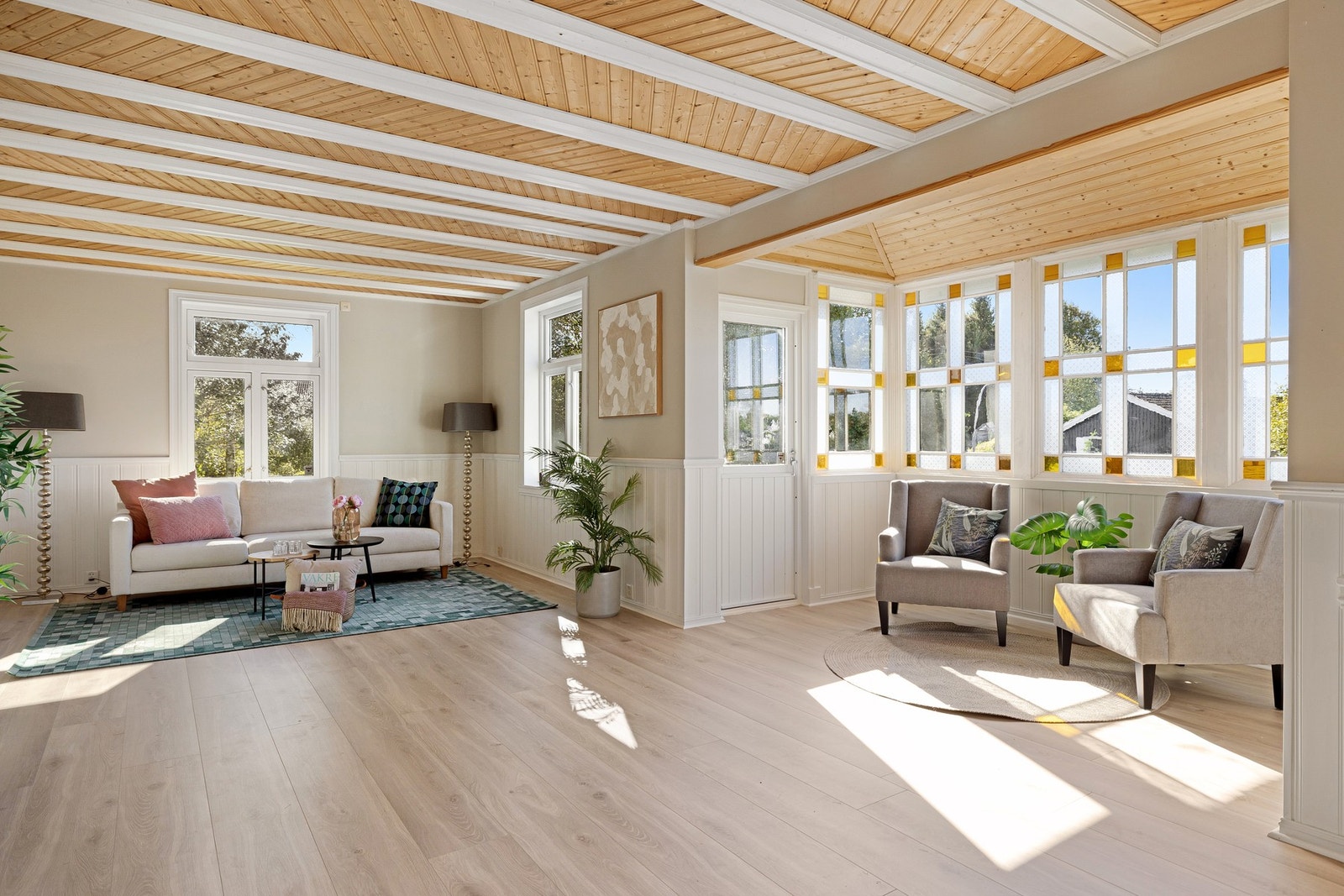 God plass til romslig sofagruppe. Galleribilde