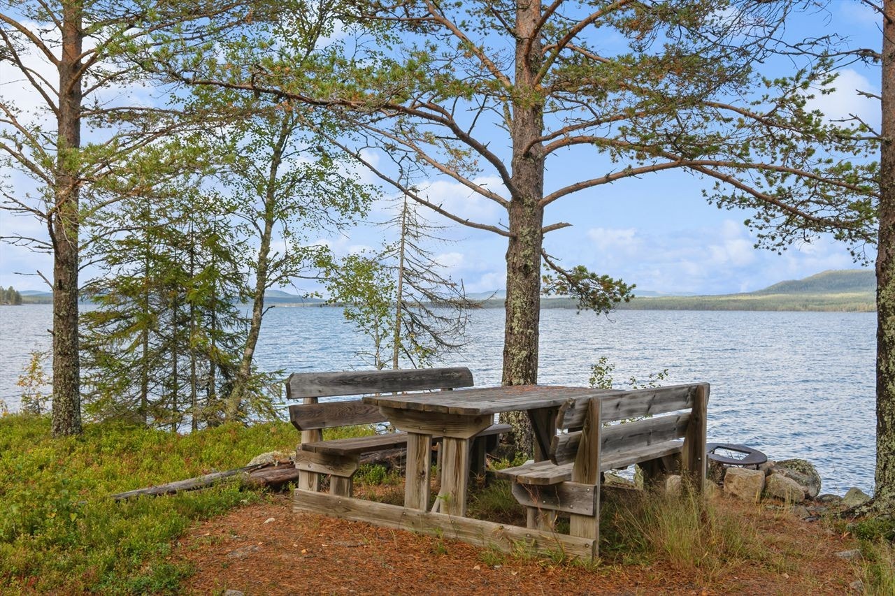 Området byr på fine turmuligheter - vakre Osensjøen! Galleribilde