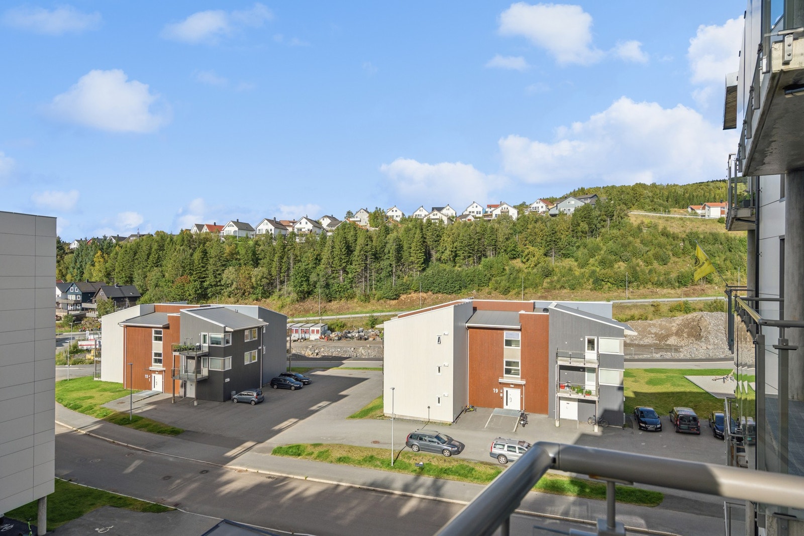 Leiligheten ligger i et rolig og barnevennlig område, med Bodømarka som nærmeste nabo Galleribilde