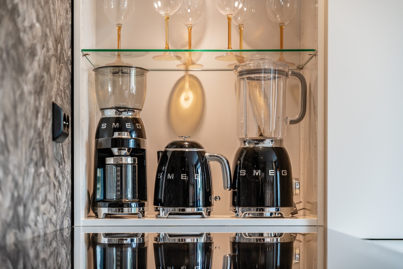 Et funksjonelt kjøkken med god plassutnyttelse og gjennomtenkte løsninger. Galleribilde