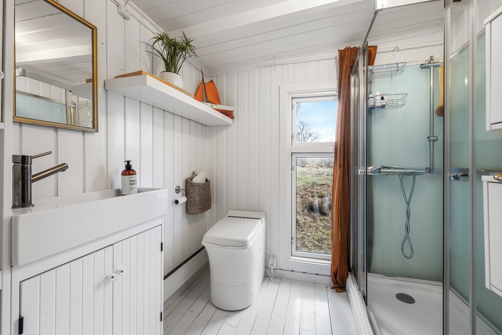 Badet er av grei størrelse Galleribilde