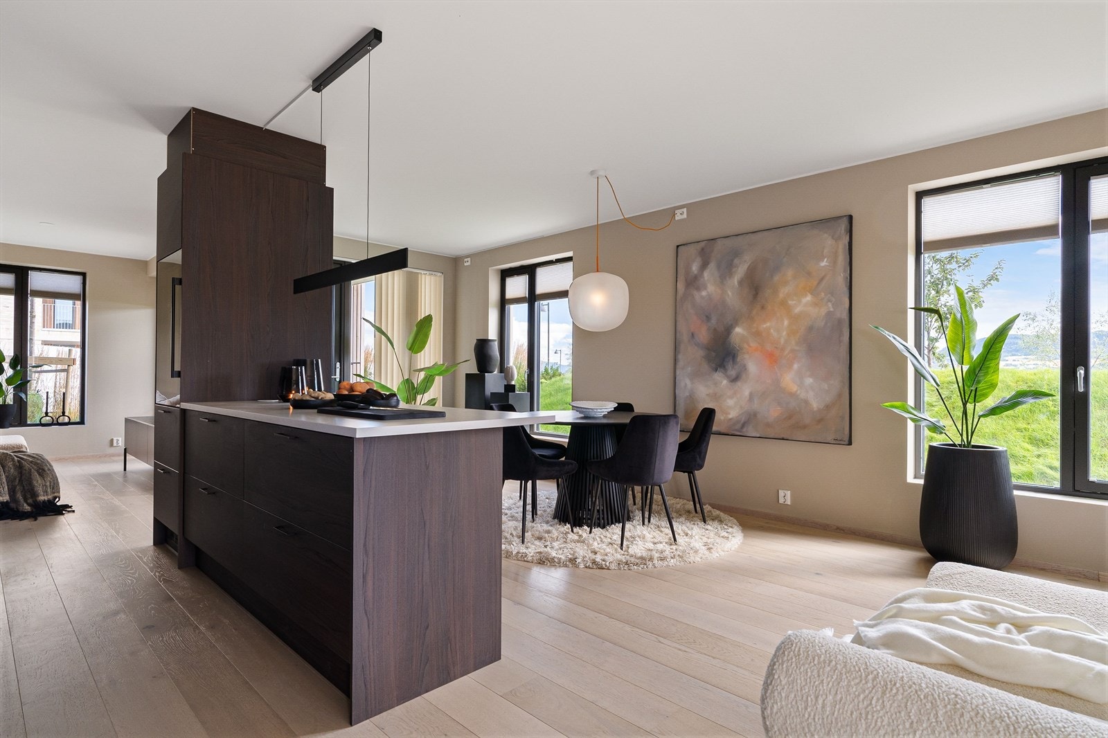 Øya er utvidet med et plassbygget høyskap for ekstra oppbevaring. Galleribilde