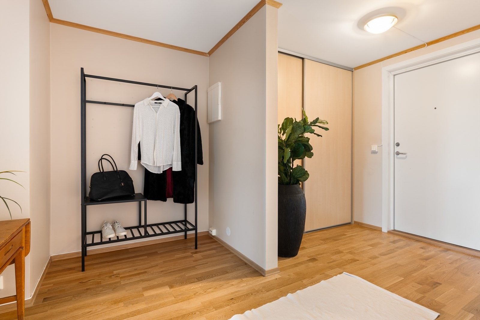 Entré/gang på 10 kvm med gode lagringsmuligheter. Galleribilde