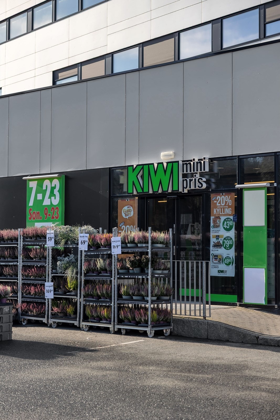 Nærbutikken er stor - og har søndagsåpent Galleribilde