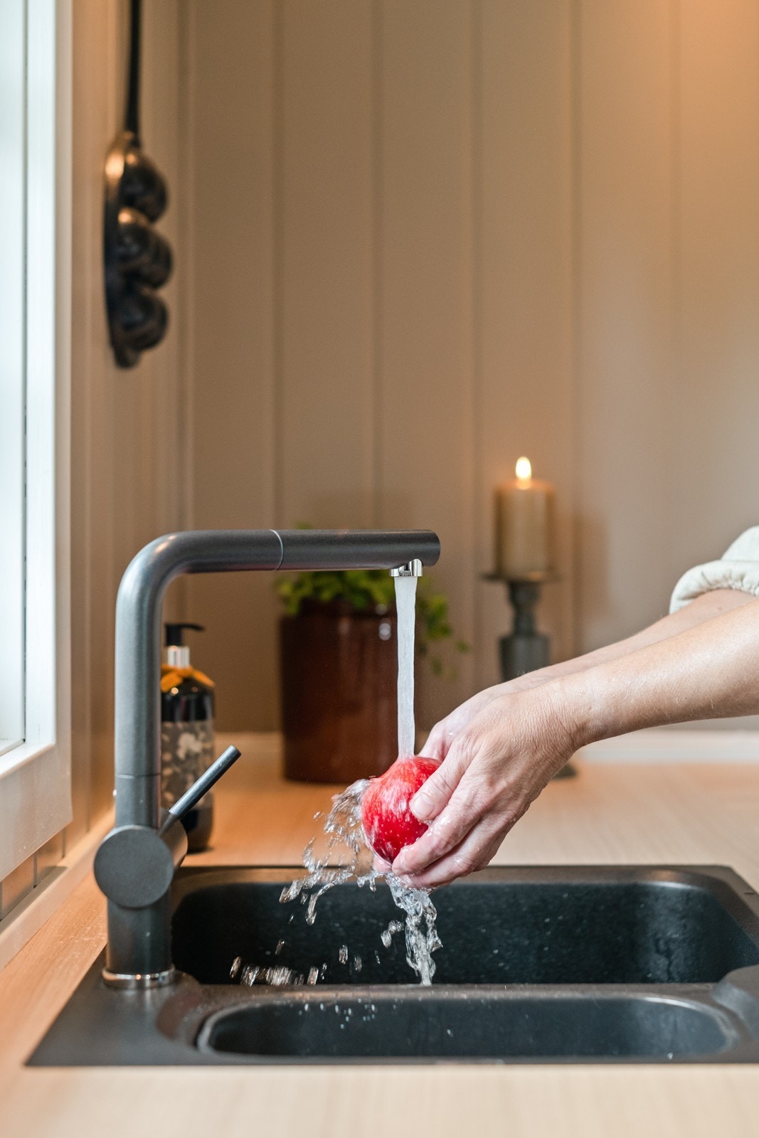 Vann fra borrebrønn Galleribilde