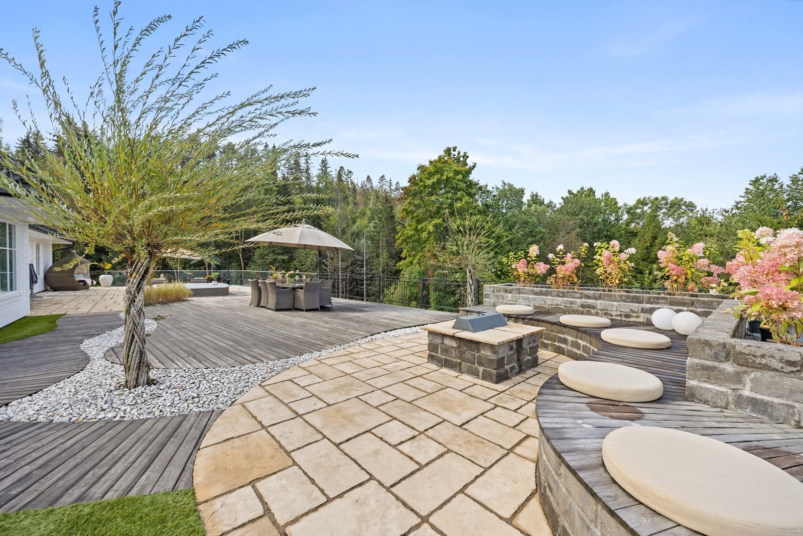 Uteområdene har fine brytninger som lager flotte soner Galleribilde