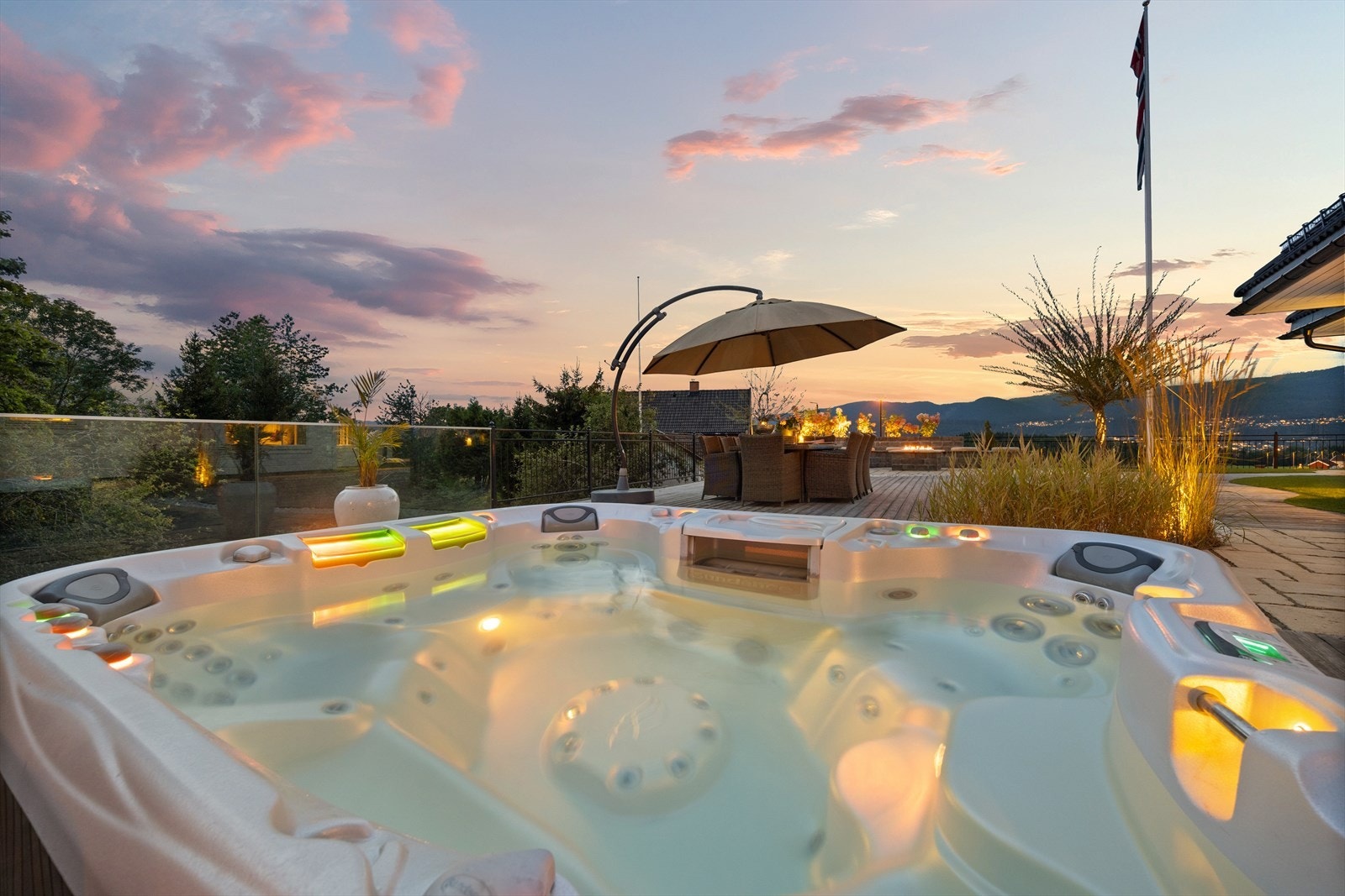 Jacuzzien medfølger salget Galleribilde