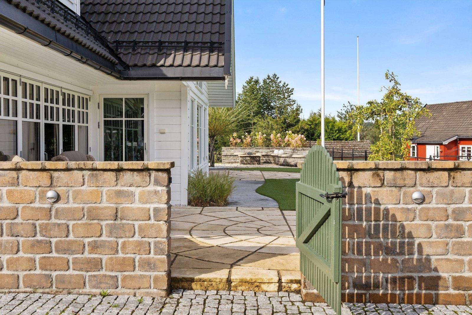 Uteområdene er nydelig opparbeidet med fine løsninger Galleribilde