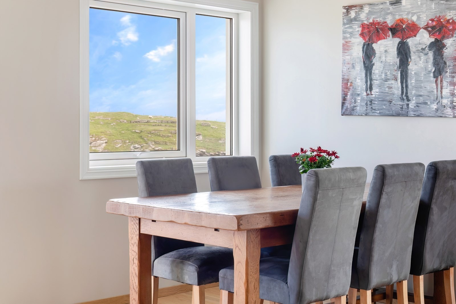 014_Stue - plass til stort spisebord.jpg Galleribilde