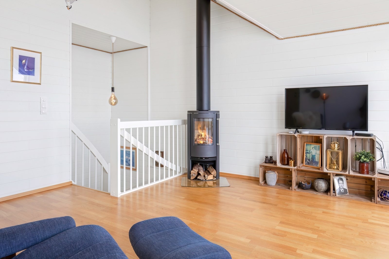 024_Stue 2.etg. - lekker vedovn til kalde vinterkvelder.jpg Galleribilde