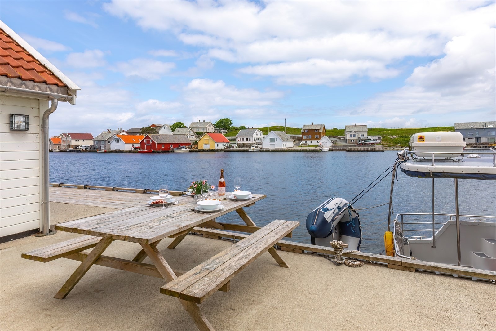 004_Brygge - 24 m. lang. Båten en ser på bildene er på 42 fot.jpg Galleribilde