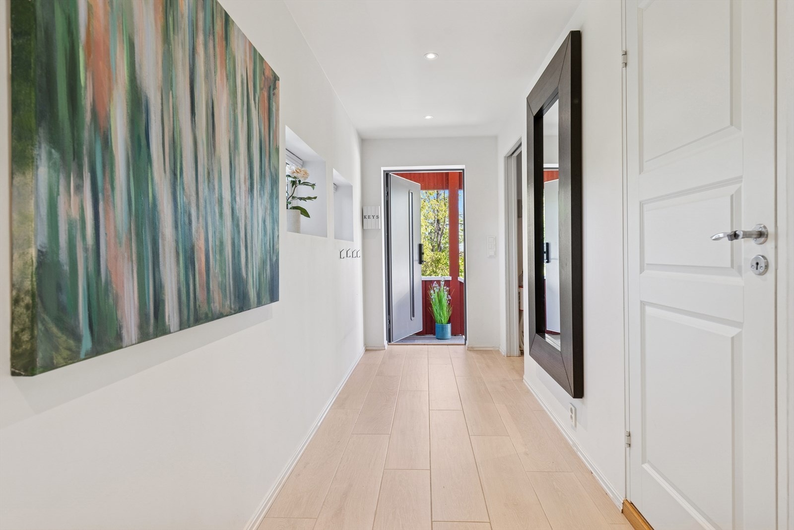 Lys og innbydende inngangsparti. Galleribilde