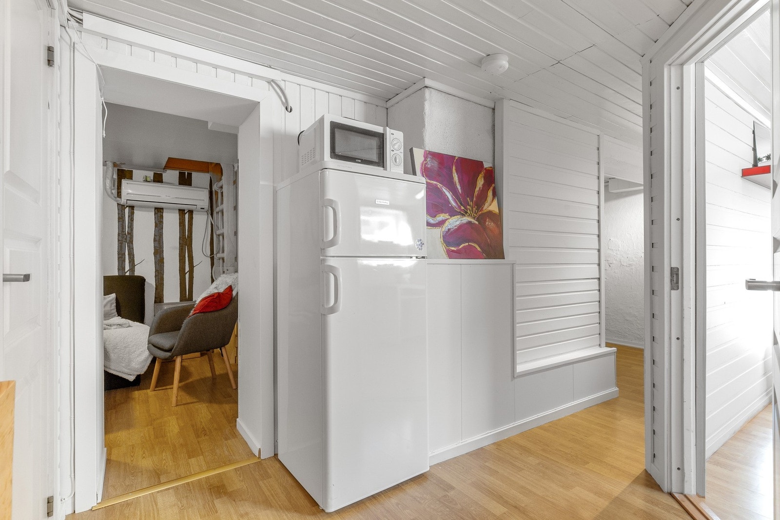 La oss ta turen i kjelleretasjen, denne etasjen er innredet som en utleiedel (Ikke godkjent for varig opphold) Galleribilde