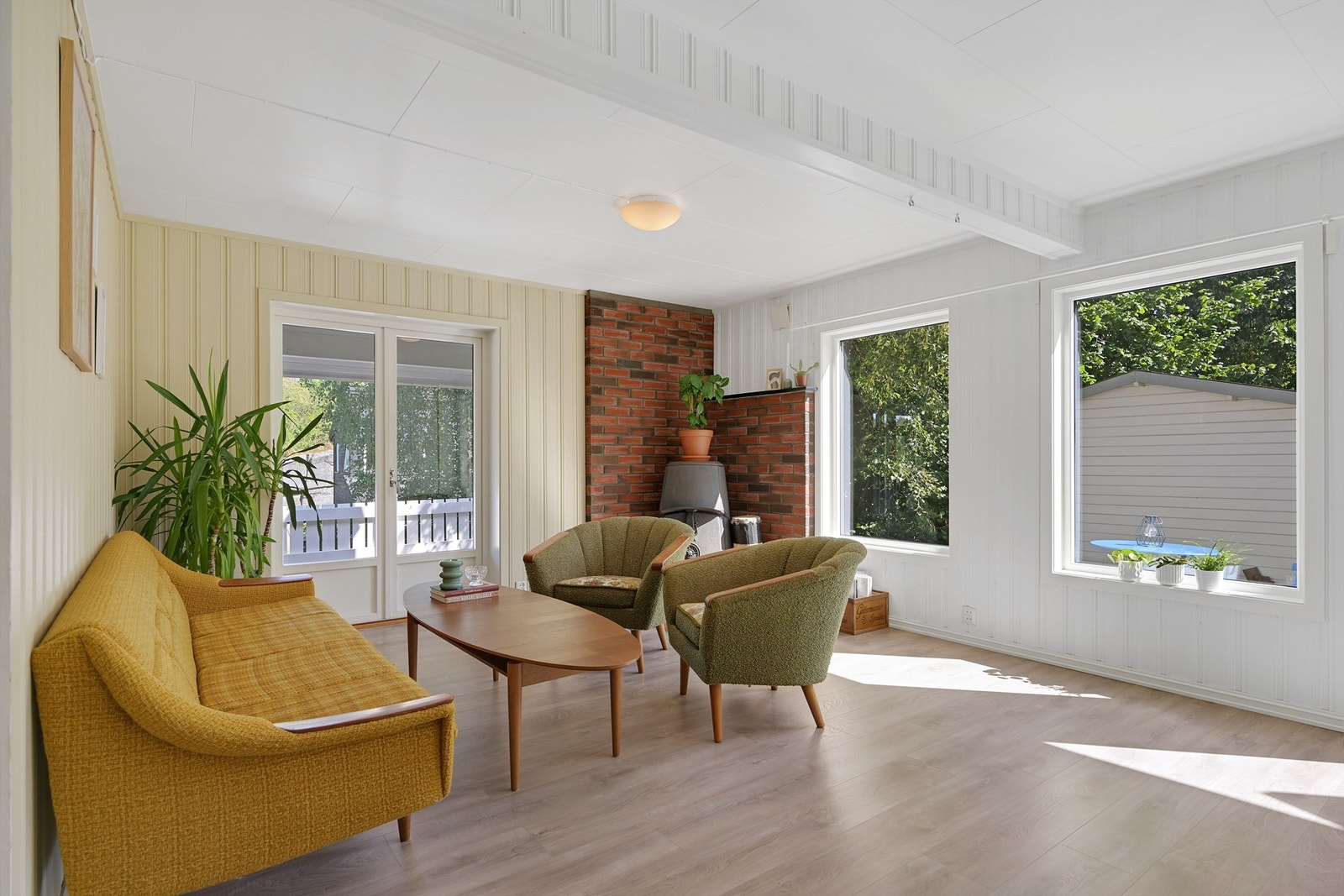 Fra stuen er det utgang til privat og skjermet uteplass Galleribilde